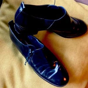 Donald J Pliner Navy Leather Oxfords